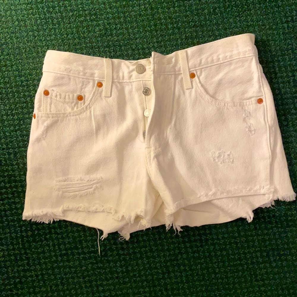 Levi’s white shorts